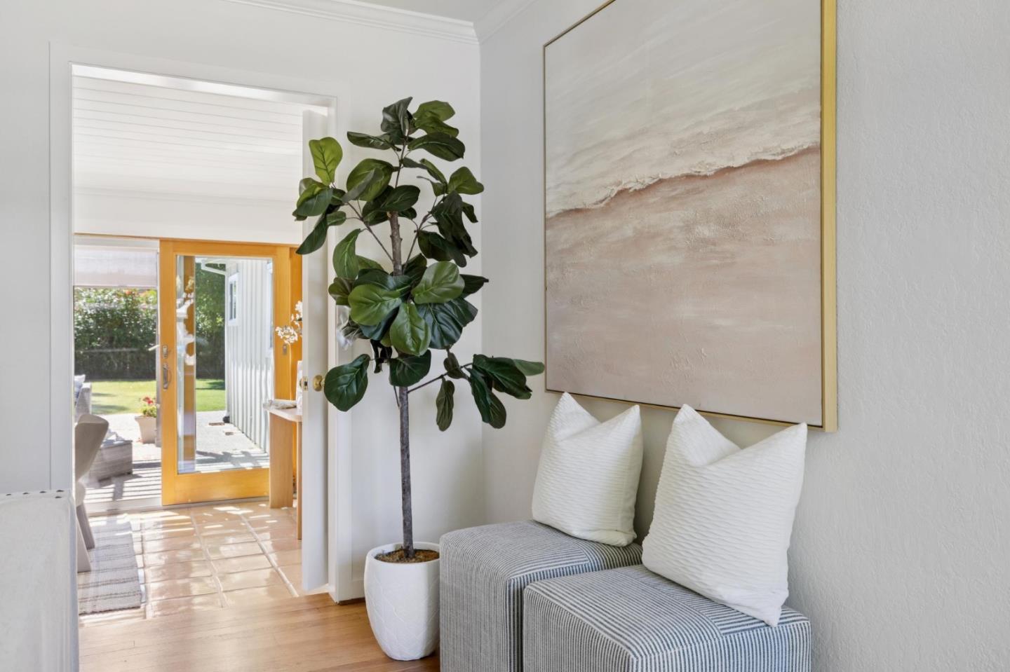 Detail Gallery Image 10 of 50 For 1050 Boranda Ave, Mountain View,  CA 94040 - 4 Beds | 2 Baths