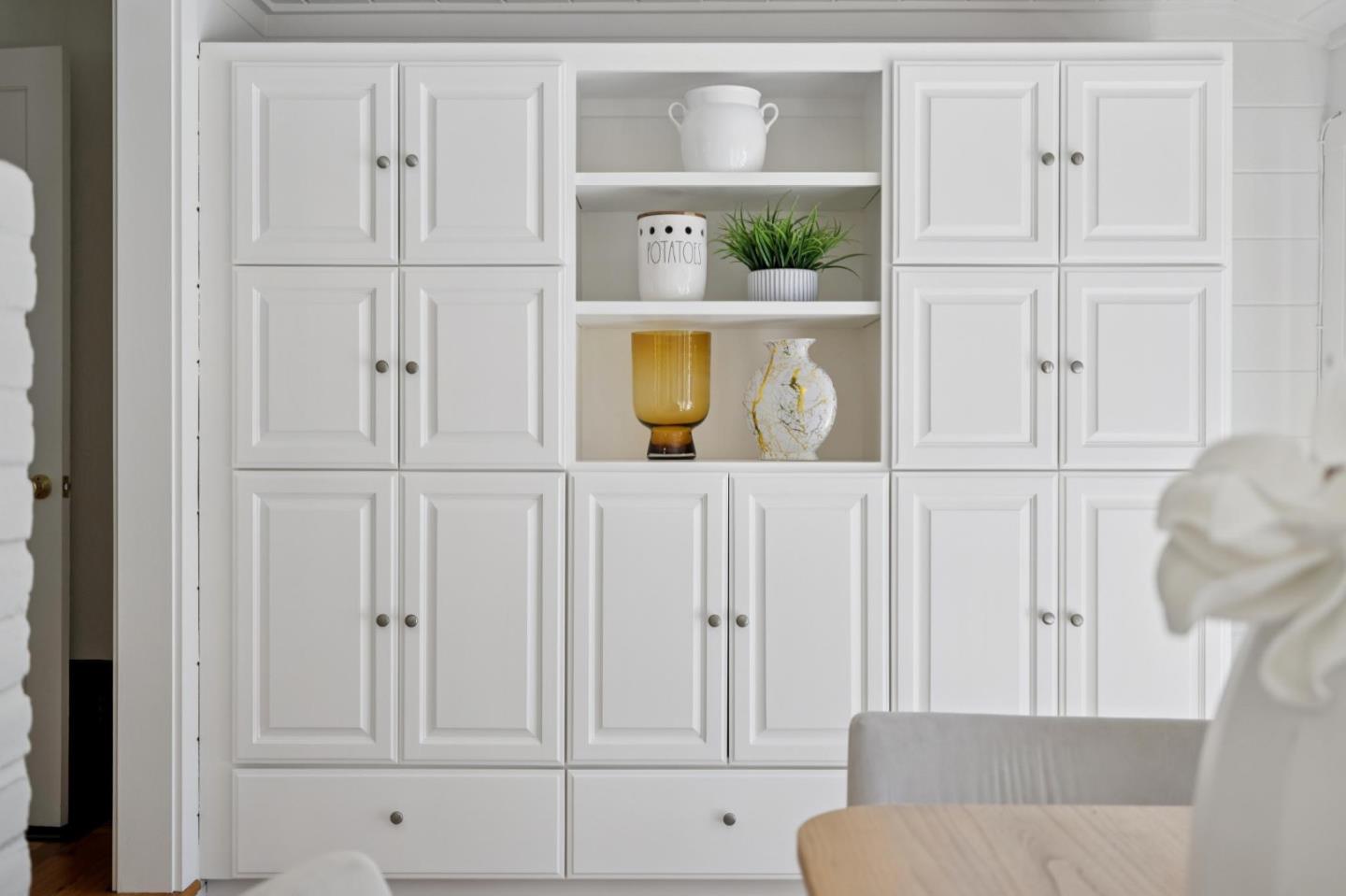 Detail Gallery Image 13 of 50 For 1050 Boranda Ave, Mountain View,  CA 94040 - 4 Beds | 2 Baths