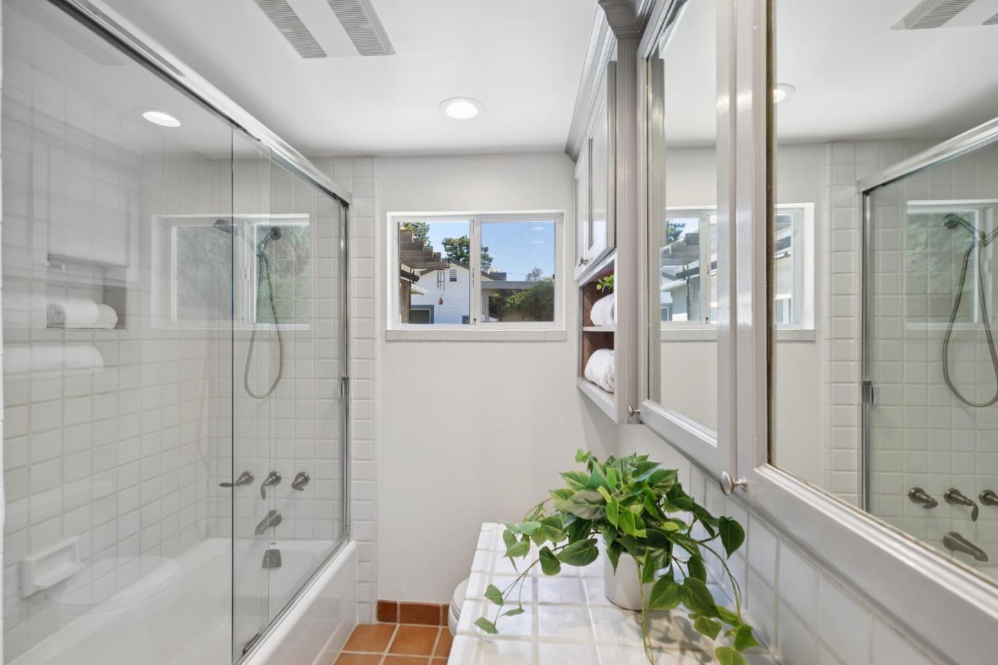 Detail Gallery Image 23 of 50 For 1050 Boranda Ave, Mountain View,  CA 94040 - 4 Beds | 2 Baths