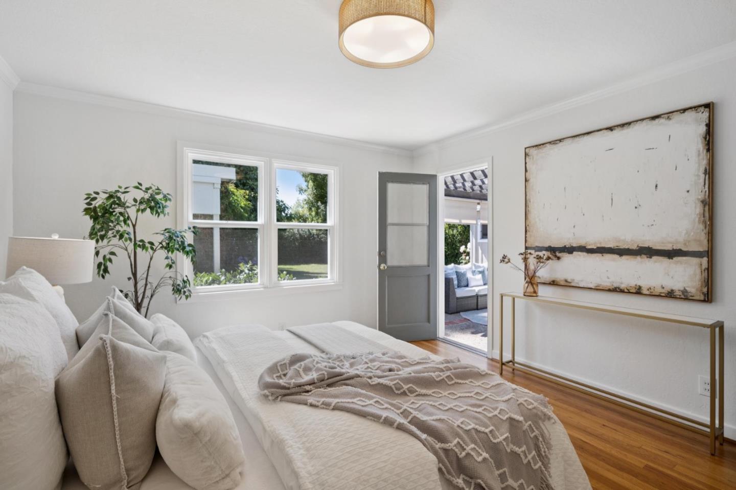 Detail Gallery Image 26 of 50 For 1050 Boranda Ave, Mountain View,  CA 94040 - 4 Beds | 2 Baths