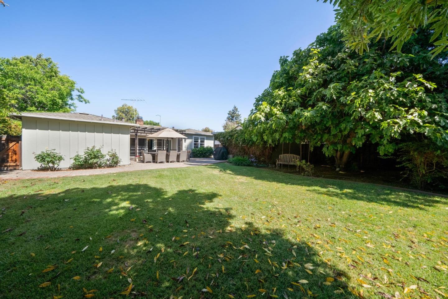 Detail Gallery Image 48 of 50 For 1050 Boranda Ave, Mountain View,  CA 94040 - 4 Beds | 2 Baths