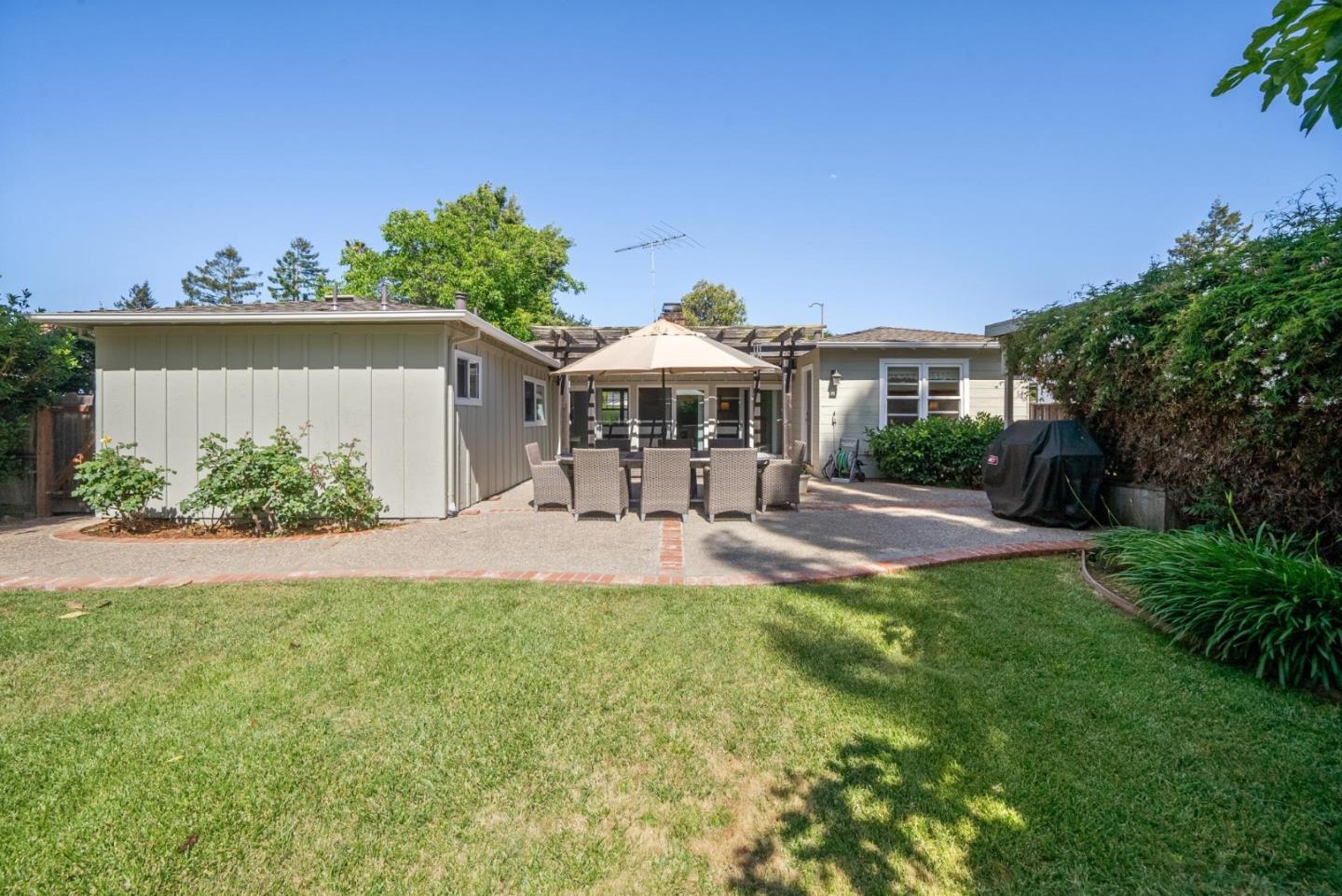 Detail Gallery Image 49 of 50 For 1050 Boranda Ave, Mountain View,  CA 94040 - 4 Beds | 2 Baths