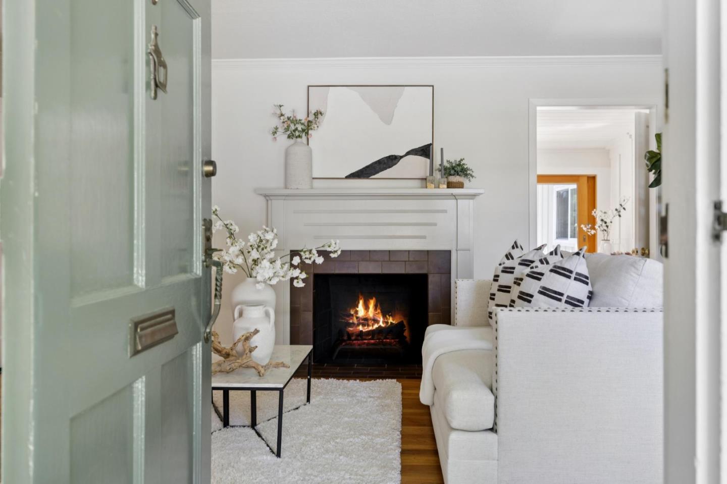 Detail Gallery Image 6 of 50 For 1050 Boranda Ave, Mountain View,  CA 94040 - 4 Beds | 2 Baths