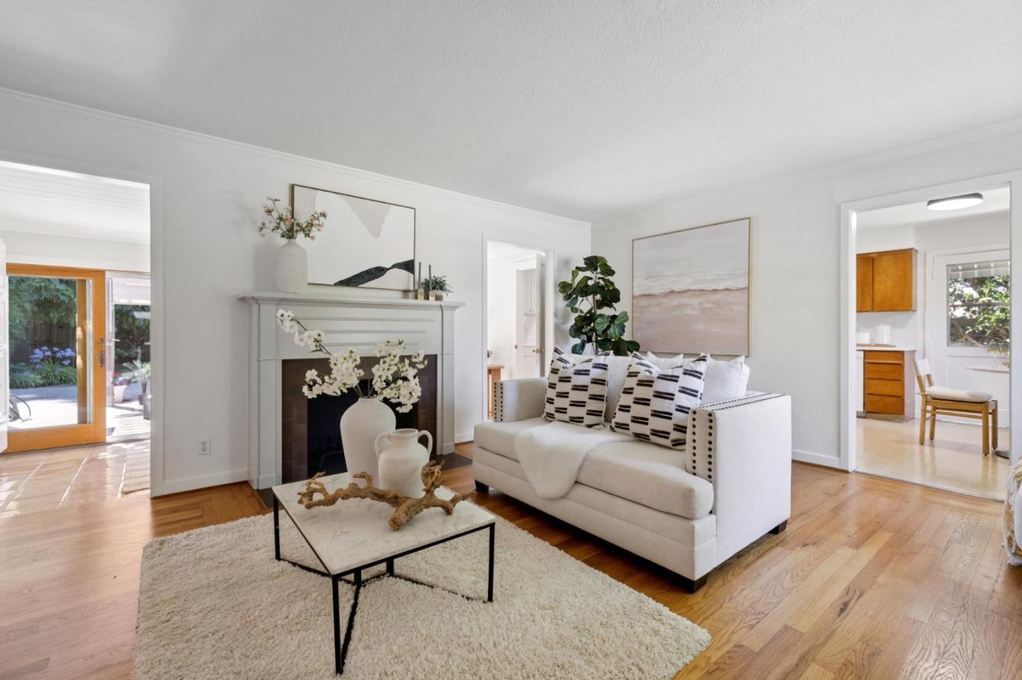 Detail Gallery Image 8 of 50 For 1050 Boranda Ave, Mountain View,  CA 94040 - 4 Beds | 2 Baths