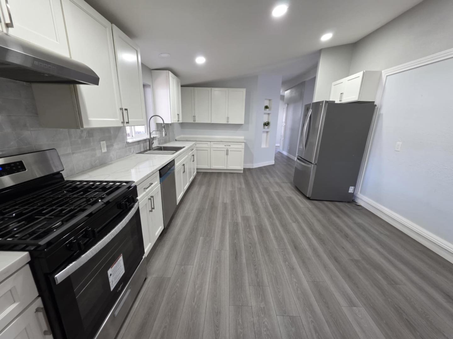 Detail Gallery Image 5 of 16 For 3637 Snell Ave #156,  San Jose,  CA 95136 - 4 Beds | 2 Baths