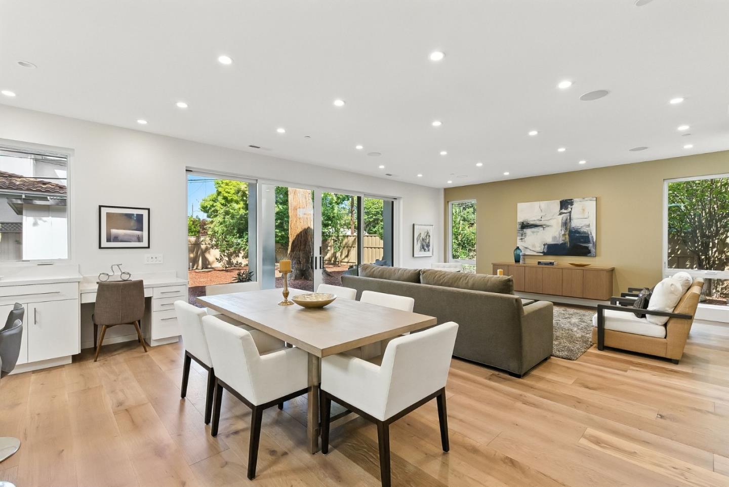 Detail Gallery Image 17 of 47 For 2200 Saint Francis Dr, Palo Alto,  CA 94303 - 4 Beds | 4/1 Baths