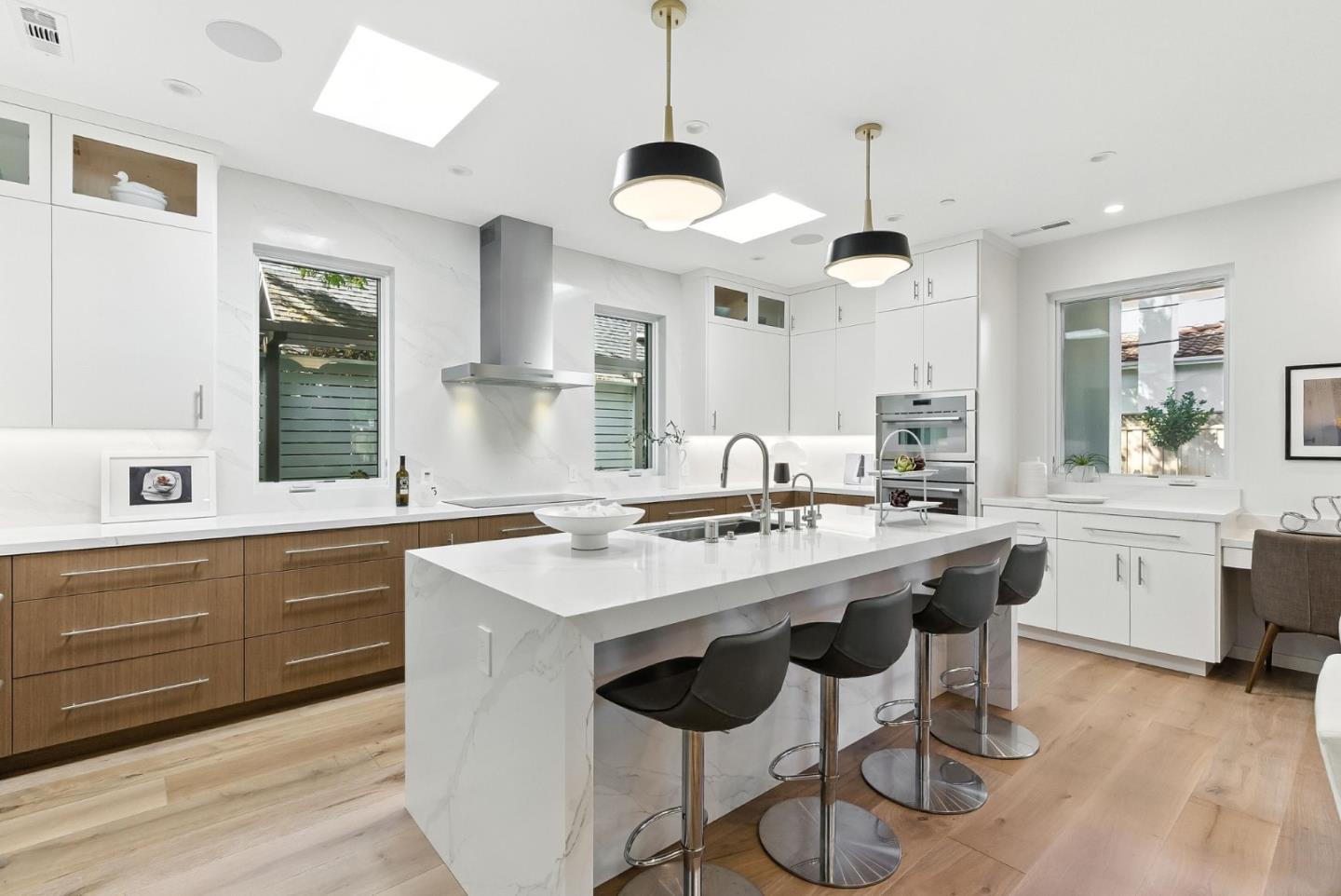 Detail Gallery Image 18 of 47 For 2200 Saint Francis Dr, Palo Alto,  CA 94303 - 4 Beds | 4/1 Baths