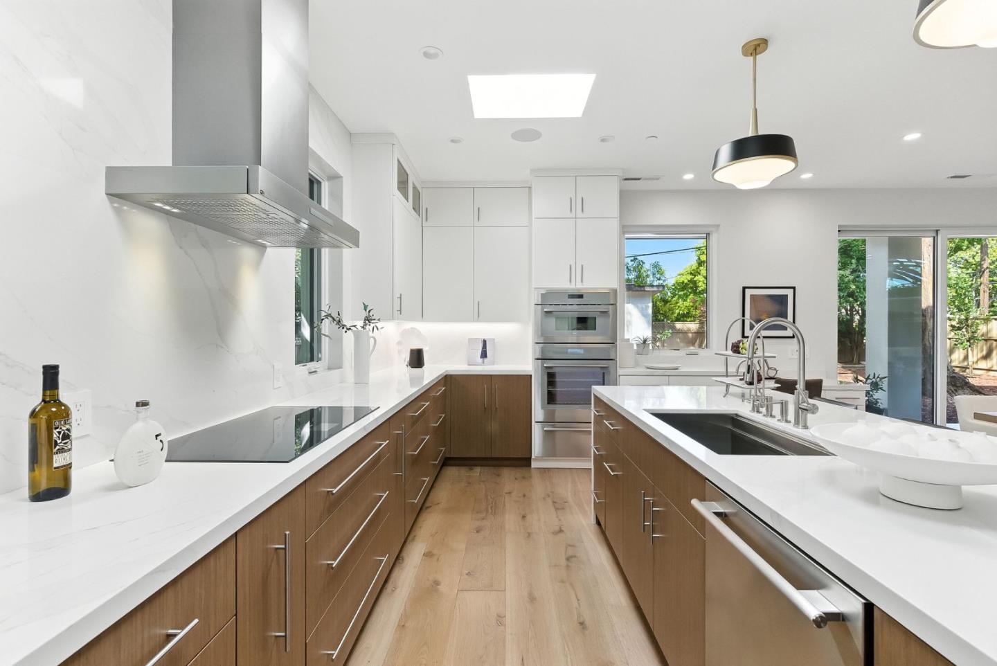 Detail Gallery Image 19 of 47 For 2200 Saint Francis Dr, Palo Alto,  CA 94303 - 4 Beds | 4/1 Baths