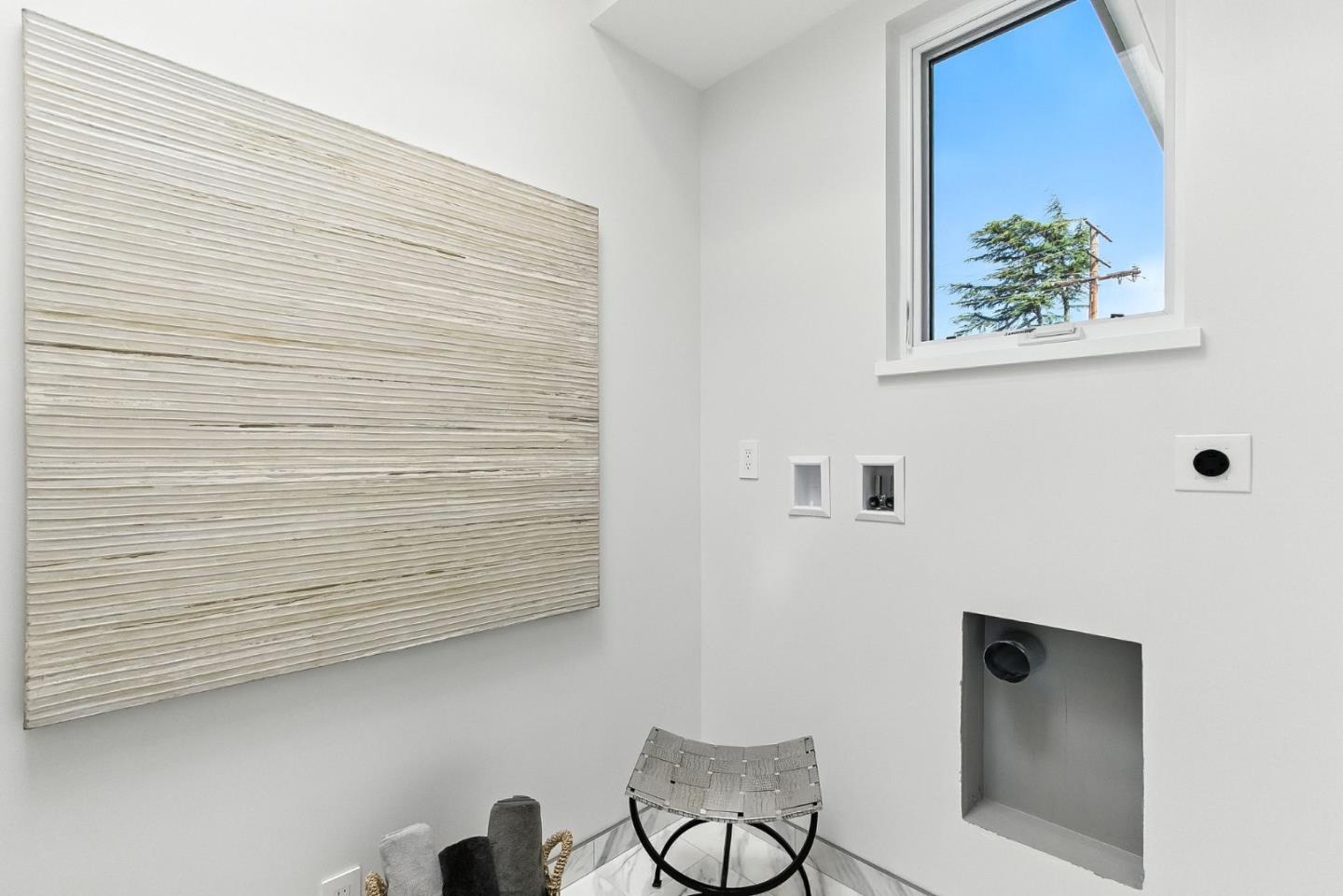 Detail Gallery Image 25 of 47 For 2200 Saint Francis Dr, Palo Alto,  CA 94303 - 4 Beds | 4/1 Baths