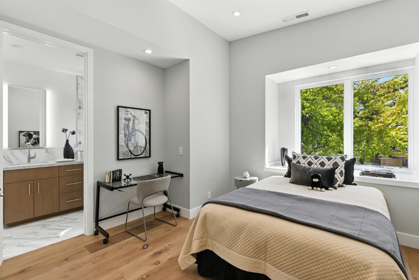 Detail Gallery Image 27 of 47 For 2200 Saint Francis Dr, Palo Alto,  CA 94303 - 4 Beds | 4/1 Baths