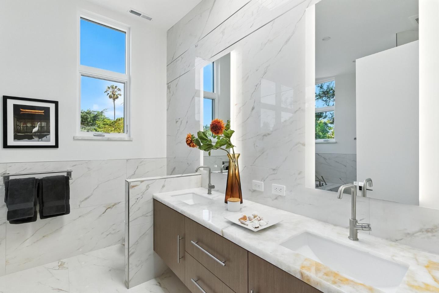 Detail Gallery Image 37 of 47 For 2200 Saint Francis Dr, Palo Alto,  CA 94303 - 4 Beds | 4/1 Baths