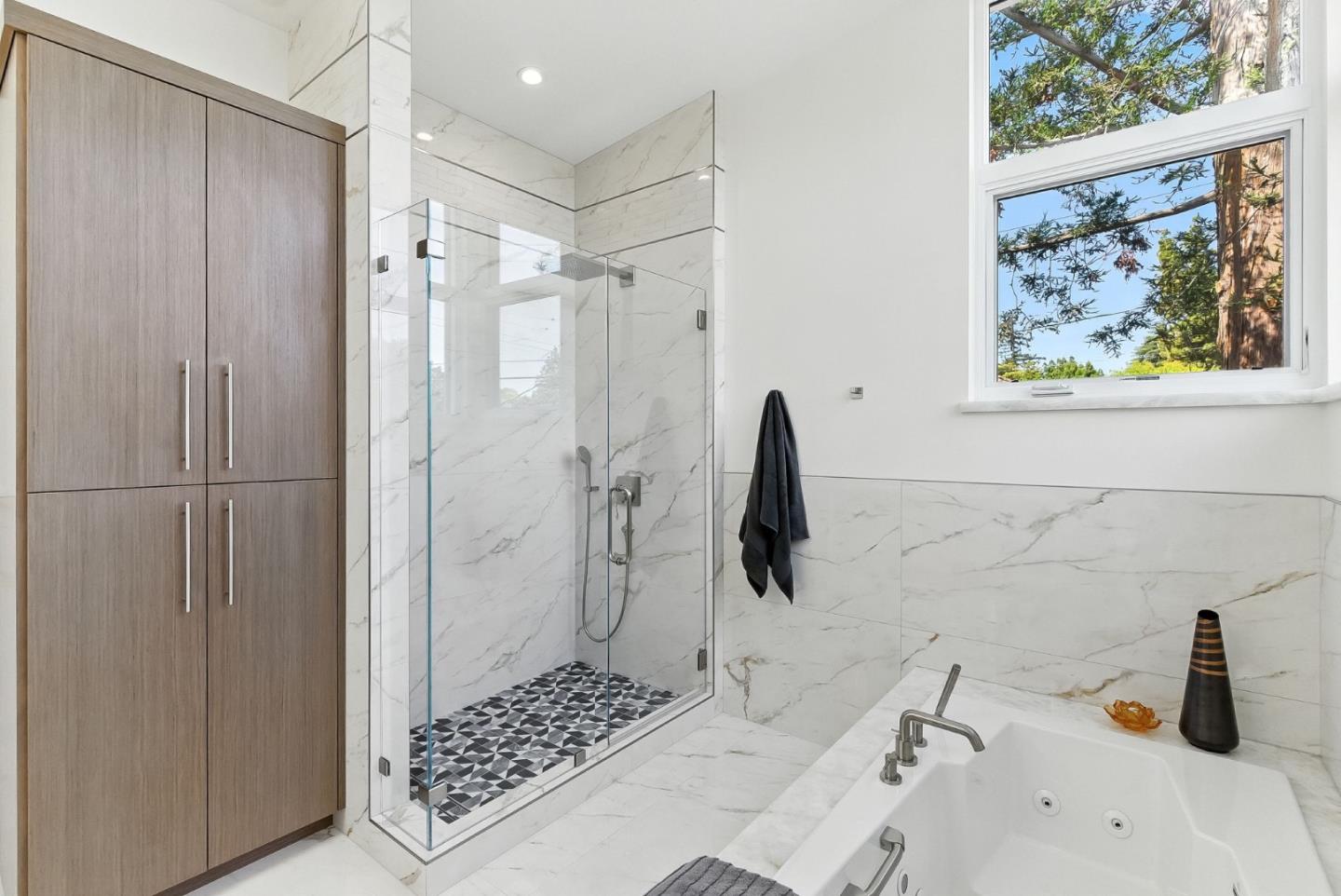 Detail Gallery Image 38 of 47 For 2200 Saint Francis Dr, Palo Alto,  CA 94303 - 4 Beds | 4/1 Baths
