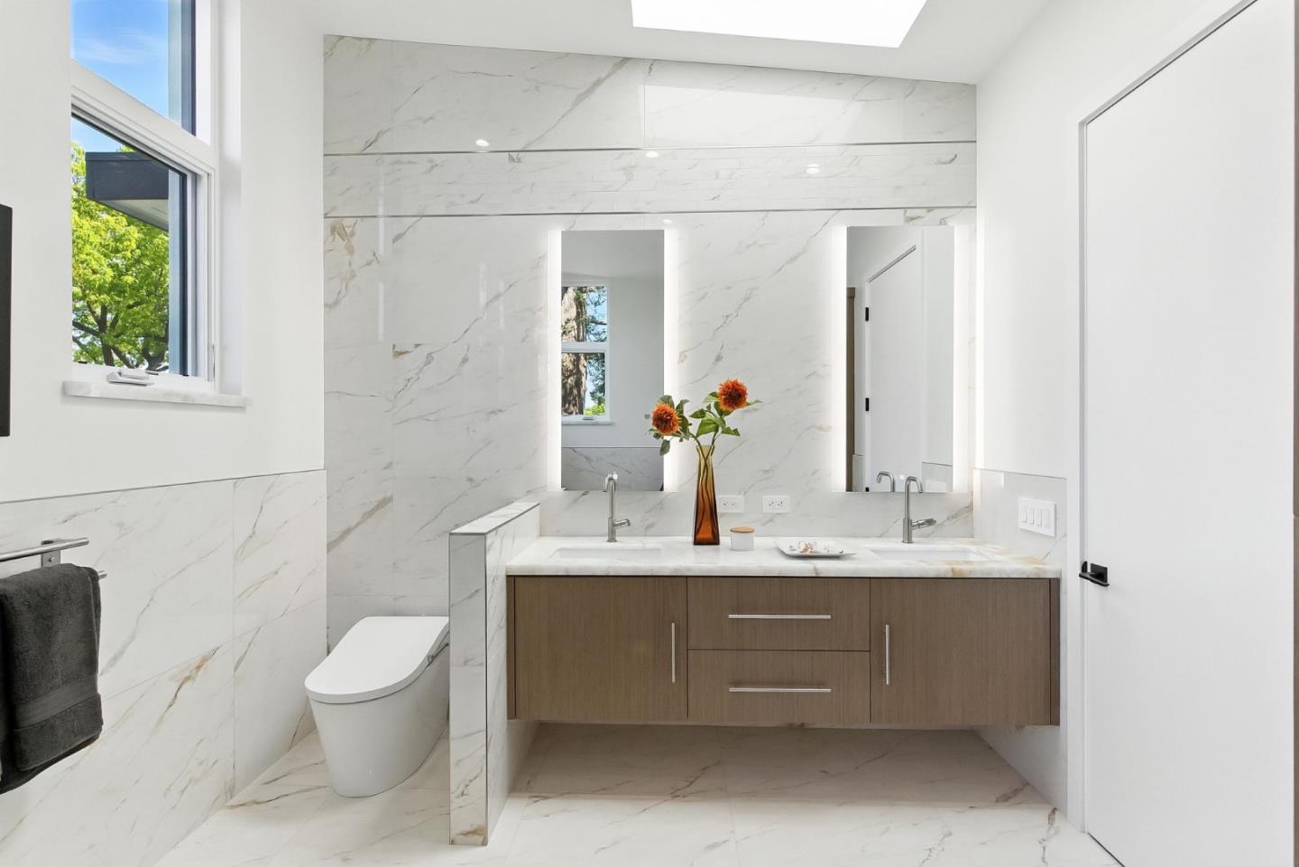 Detail Gallery Image 39 of 47 For 2200 Saint Francis Dr, Palo Alto,  CA 94303 - 4 Beds | 4/1 Baths