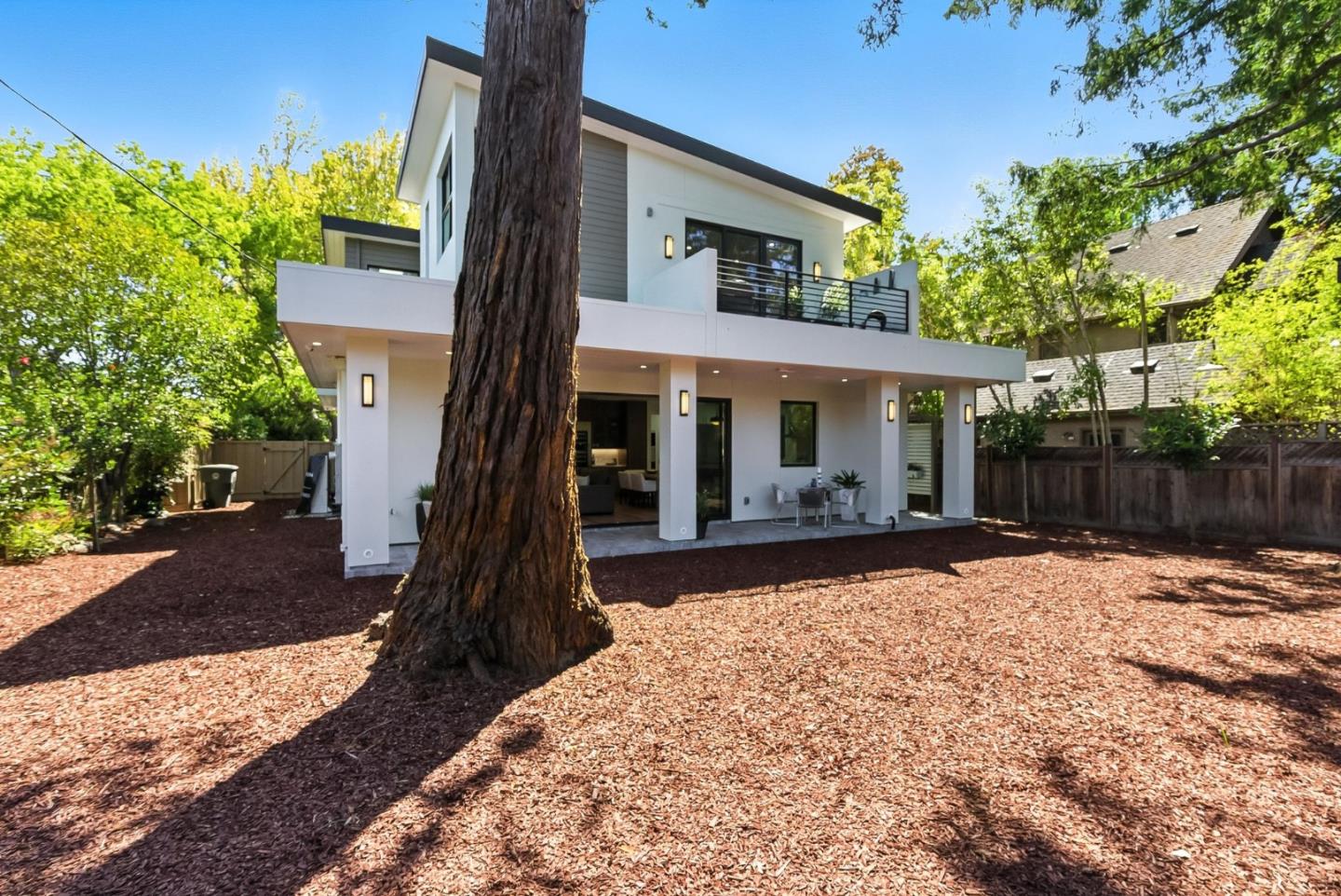 Detail Gallery Image 45 of 47 For 2200 Saint Francis Dr, Palo Alto,  CA 94303 - 4 Beds | 4/1 Baths