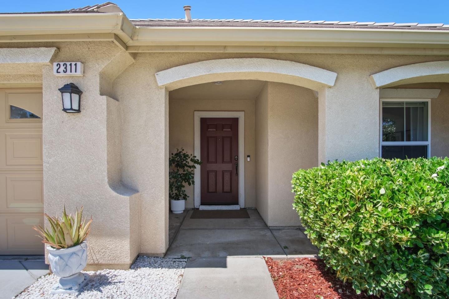 Detail Gallery Image 2 of 26 For 2311 Portifino St, Manteca,  CA 95337 - 3 Beds | 2 Baths