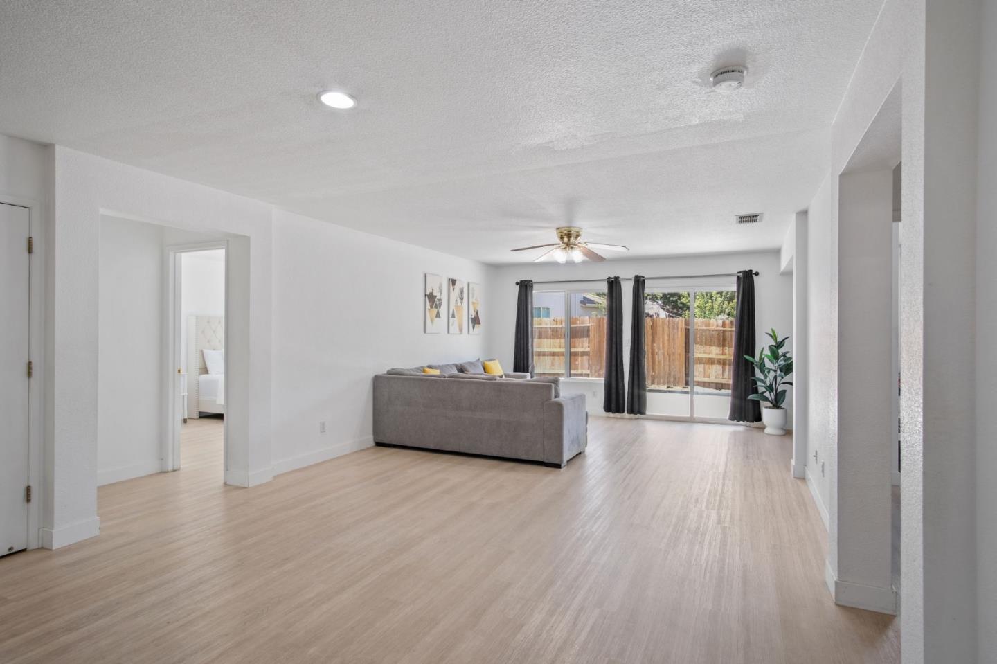 Detail Gallery Image 9 of 26 For 2311 Portifino St, Manteca,  CA 95337 - 3 Beds | 2 Baths
