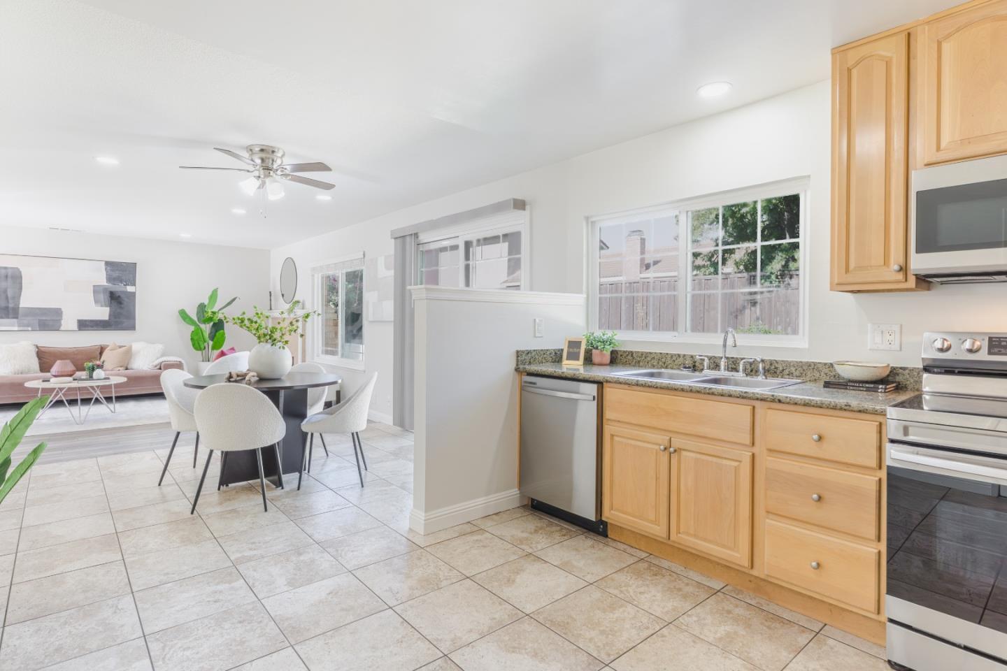 Detail Gallery Image 9 of 58 For 4898 Rue Bordeaux, San Jose,  CA 95136 - 4 Beds | 2 Baths