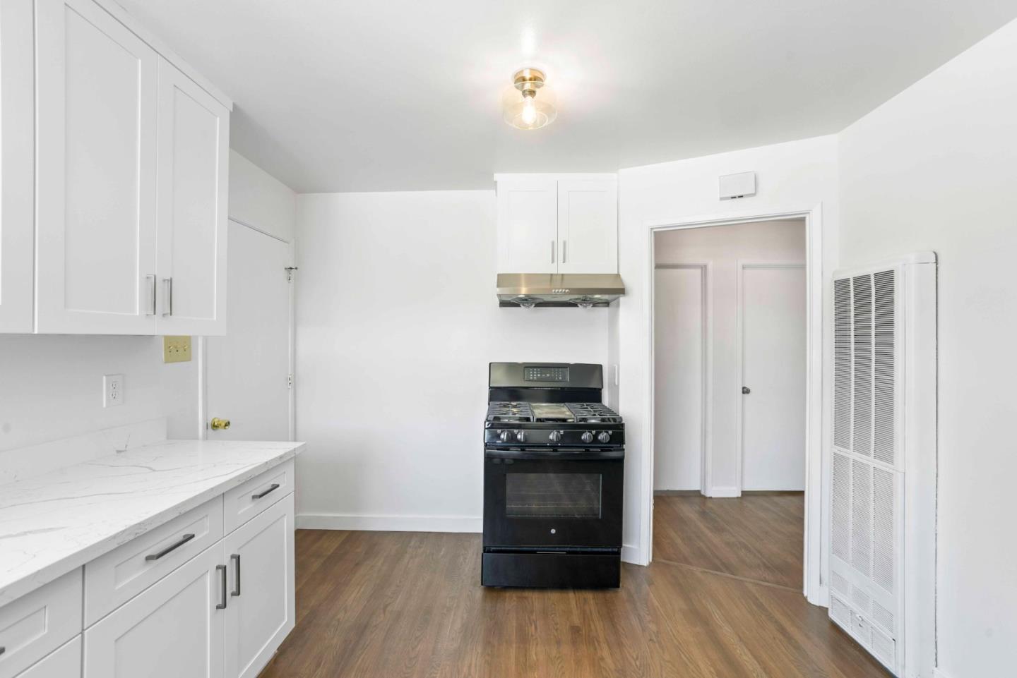 Detail Gallery Image 14 of 25 For 1002 S Delaware St, San Mateo,  CA 94402 - – Beds | – Baths