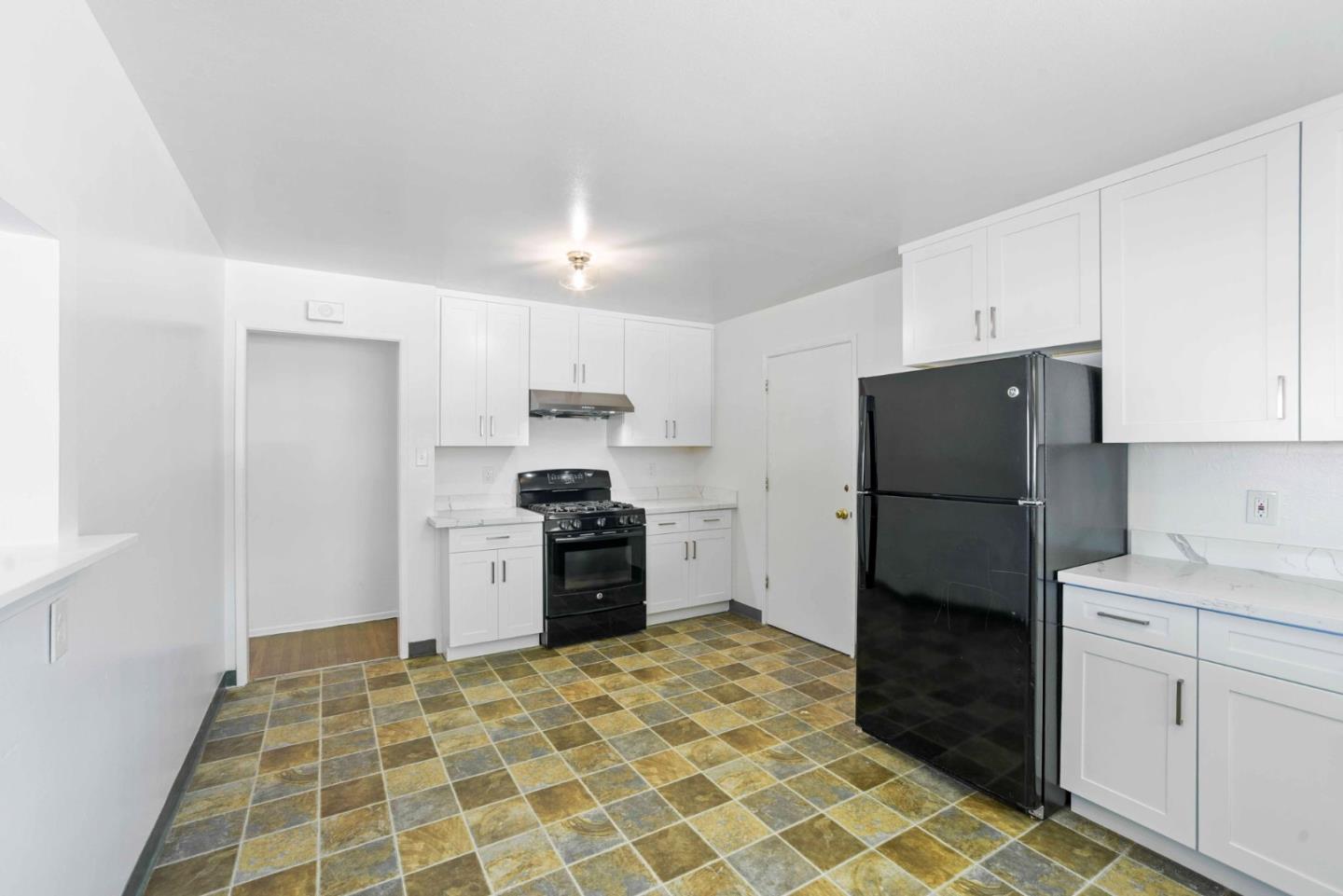 Detail Gallery Image 5 of 25 For 1002 S Delaware St, San Mateo,  CA 94402 - – Beds | – Baths