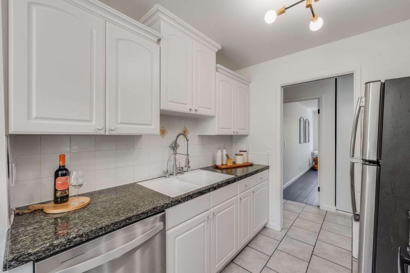 Detail Gallery Image 5 of 30 For 99 E Middlefield Rd #37,  Mountain View,  CA 94043 - 2 Beds | 2 Baths