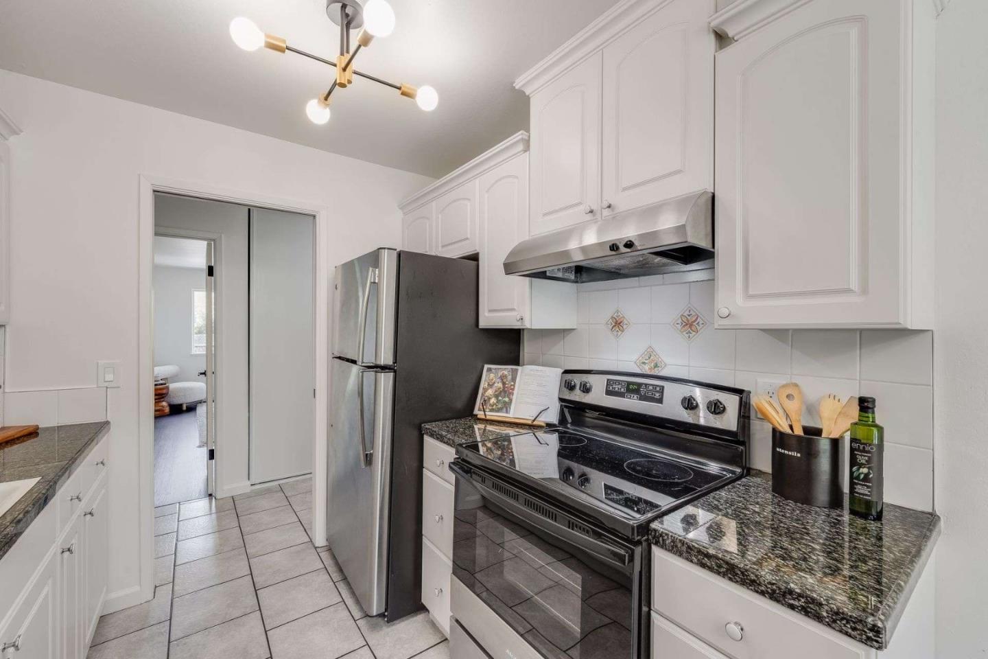Detail Gallery Image 6 of 30 For 99 E Middlefield Rd #37,  Mountain View,  CA 94043 - 2 Beds | 2 Baths