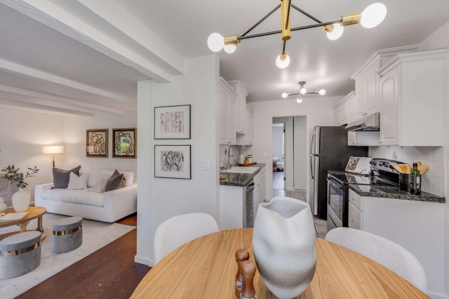 Detail Gallery Image 8 of 30 For 99 E Middlefield Rd #37,  Mountain View,  CA 94043 - 2 Beds | 2 Baths