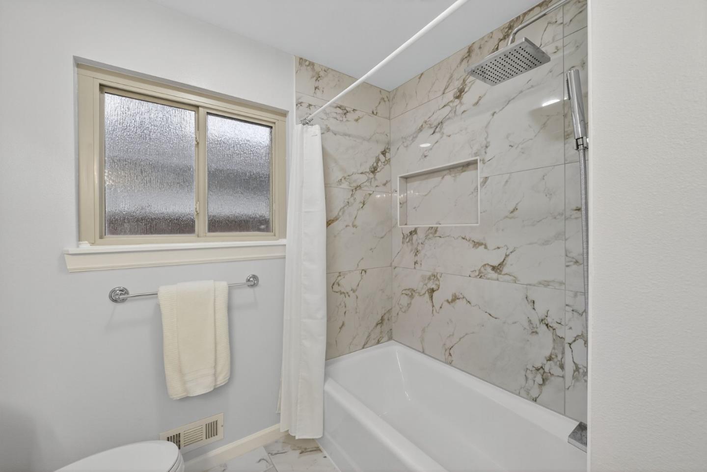 Detail Gallery Image 22 of 47 For 2522 Lambert Ln, San Jose,  CA 95125 - 4 Beds | 2/1 Baths