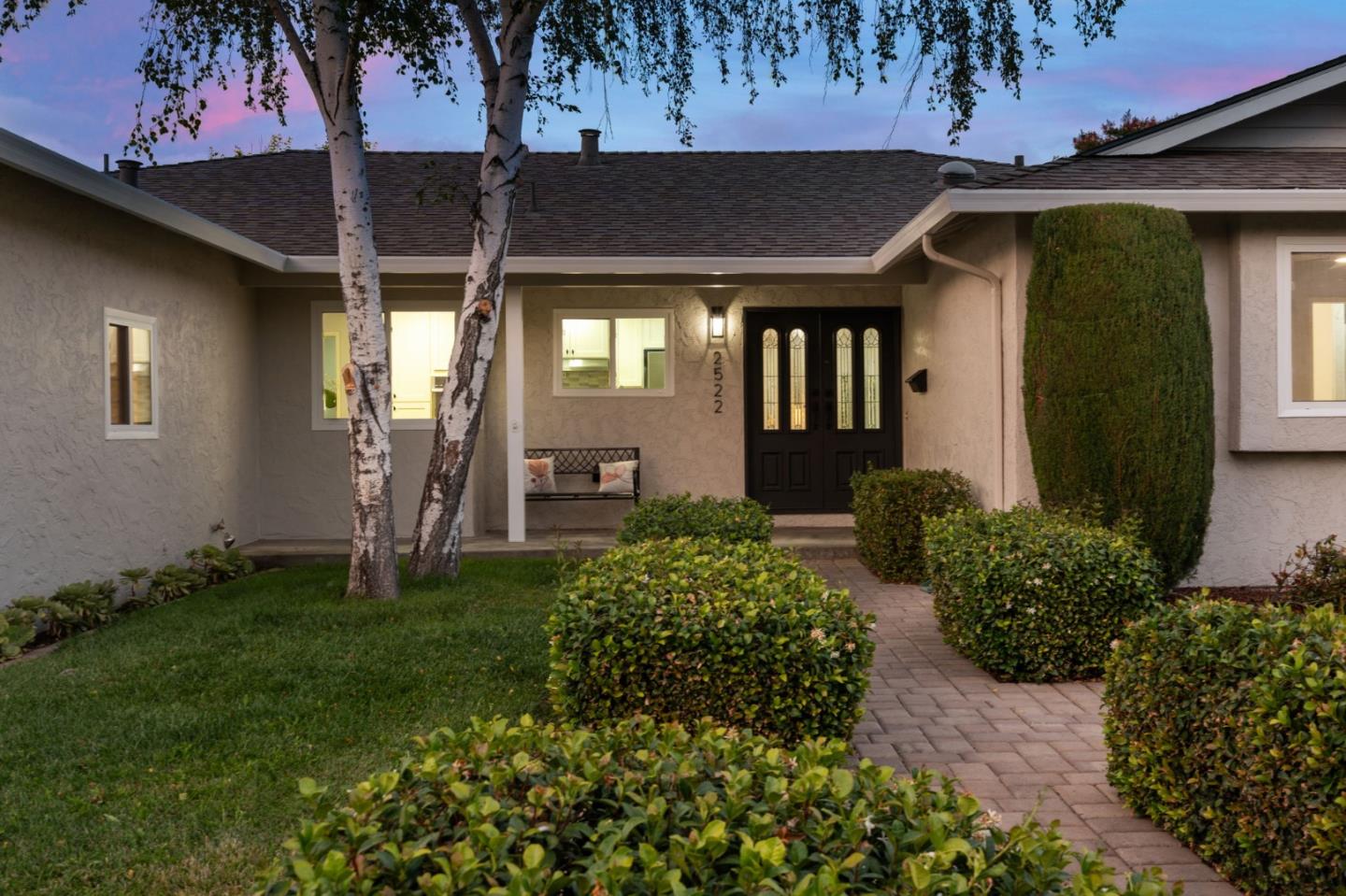 Detail Gallery Image 4 of 47 For 2522 Lambert Ln, San Jose,  CA 95125 - 4 Beds | 2/1 Baths
