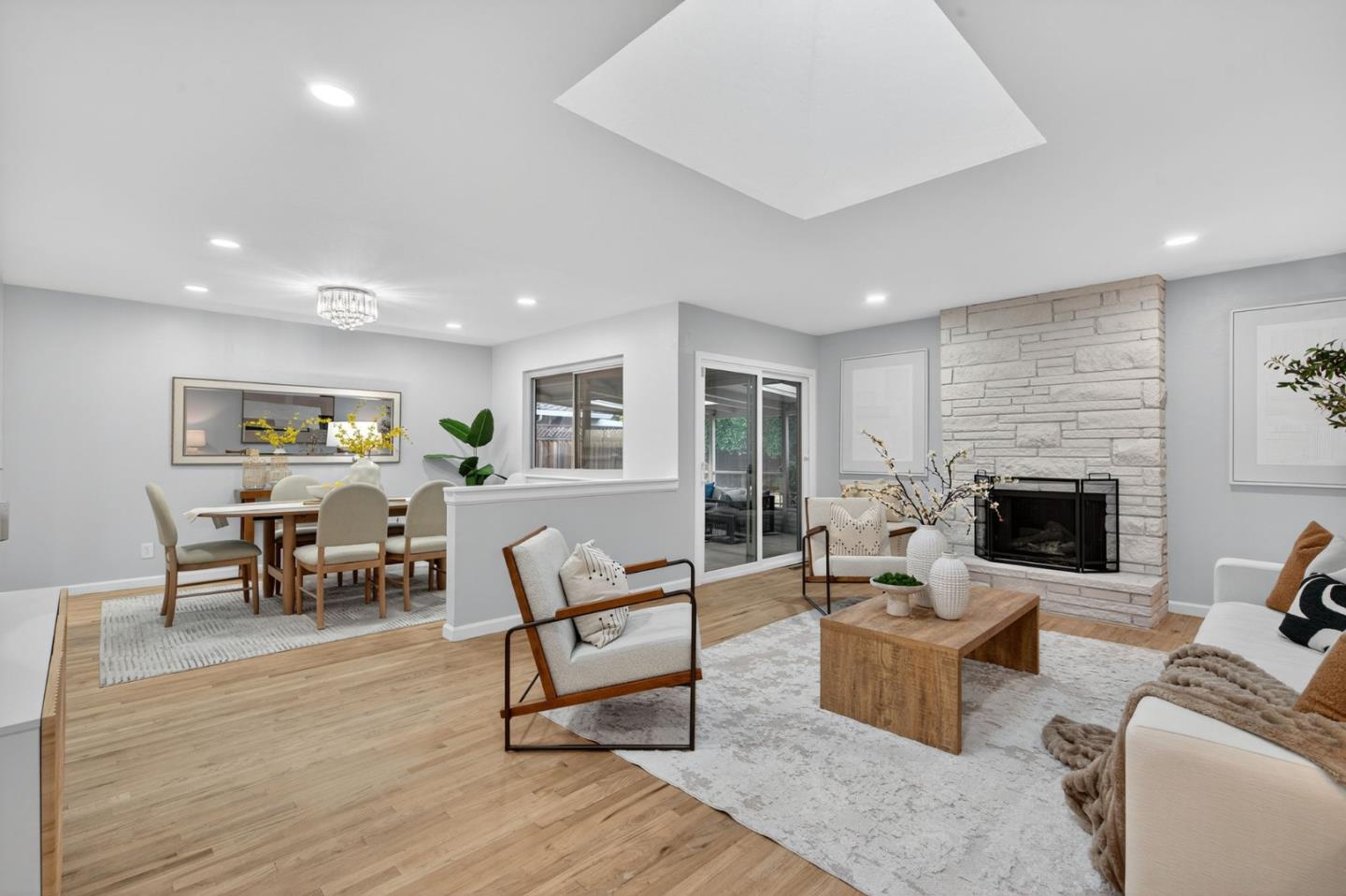 Detail Gallery Image 5 of 47 For 2522 Lambert Ln, San Jose,  CA 95125 - 4 Beds | 2/1 Baths