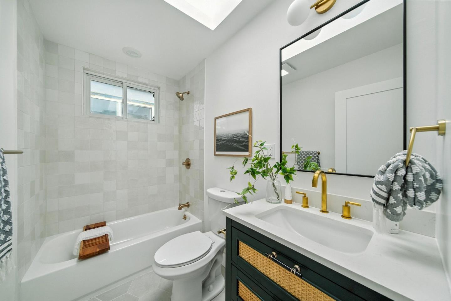 Detail Gallery Image 18 of 40 For 896 Skyline Dr, Daly City,  CA 94015 - 4 Beds | 3 Baths