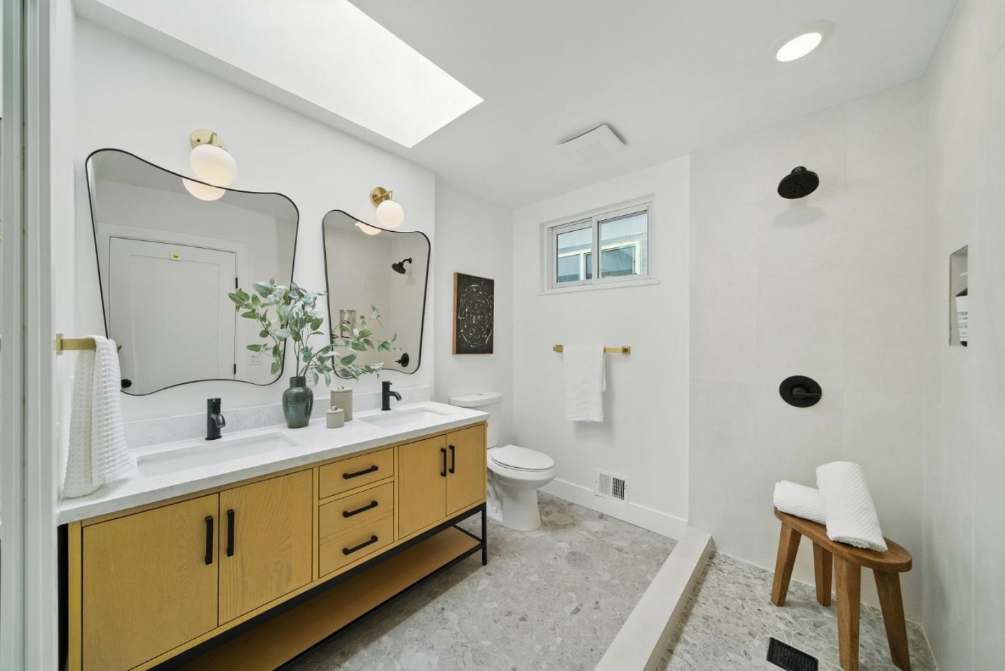 Detail Gallery Image 21 of 40 For 896 Skyline Dr, Daly City,  CA 94015 - 4 Beds | 3 Baths