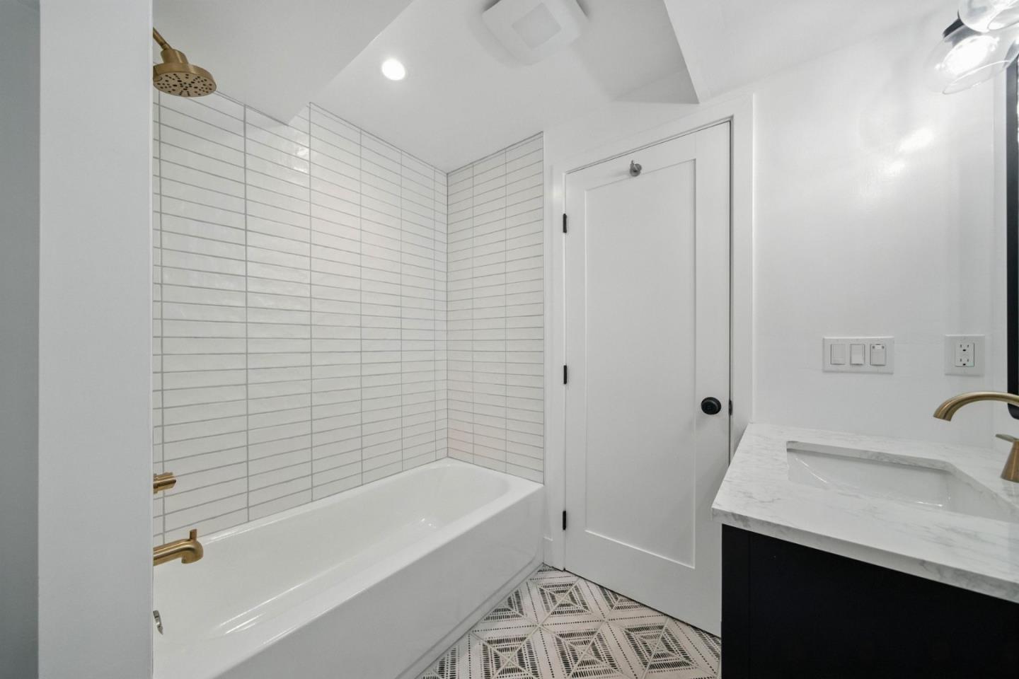Detail Gallery Image 26 of 40 For 896 Skyline Dr, Daly City,  CA 94015 - 4 Beds | 3 Baths