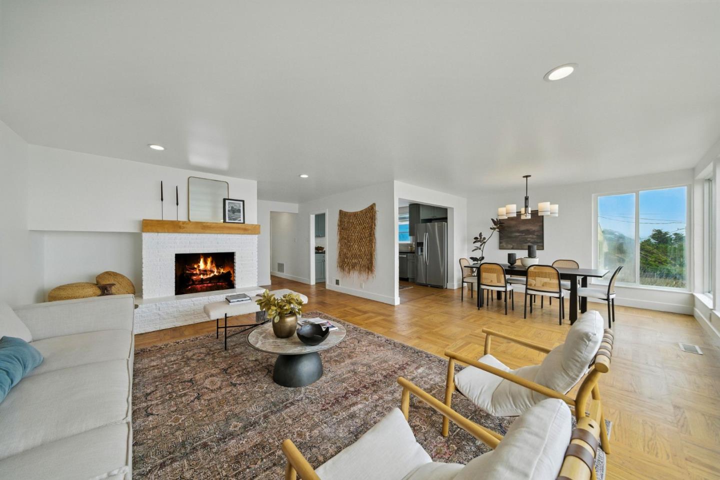 Detail Gallery Image 4 of 40 For 896 Skyline Dr, Daly City,  CA 94015 - 4 Beds | 3 Baths