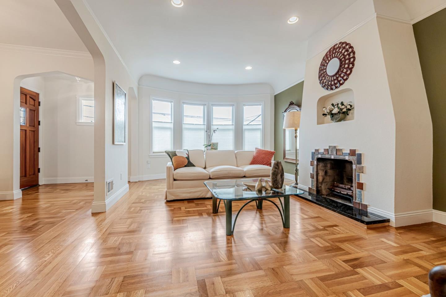 Detail Gallery Image 7 of 46 For 196 W Moltke St, Daly City,  CA 94014 - 4 Beds | 3 Baths
