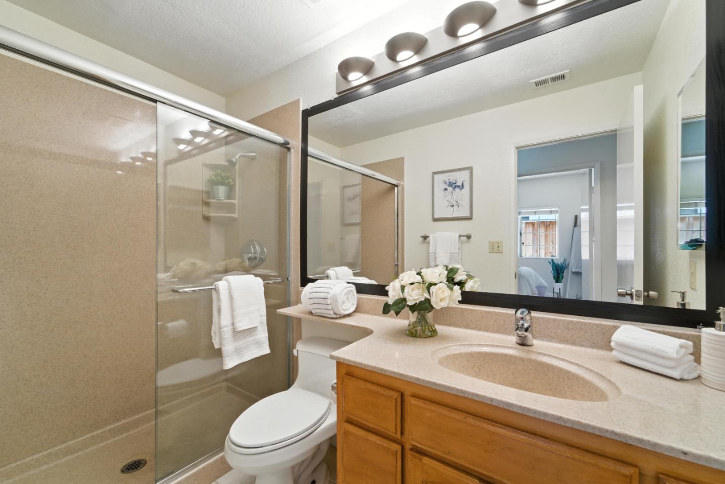 Detail Gallery Image 12 of 23 For 1573 Timber Creek Dr, San Jose,  CA 95131 - 3 Beds | 3 Baths