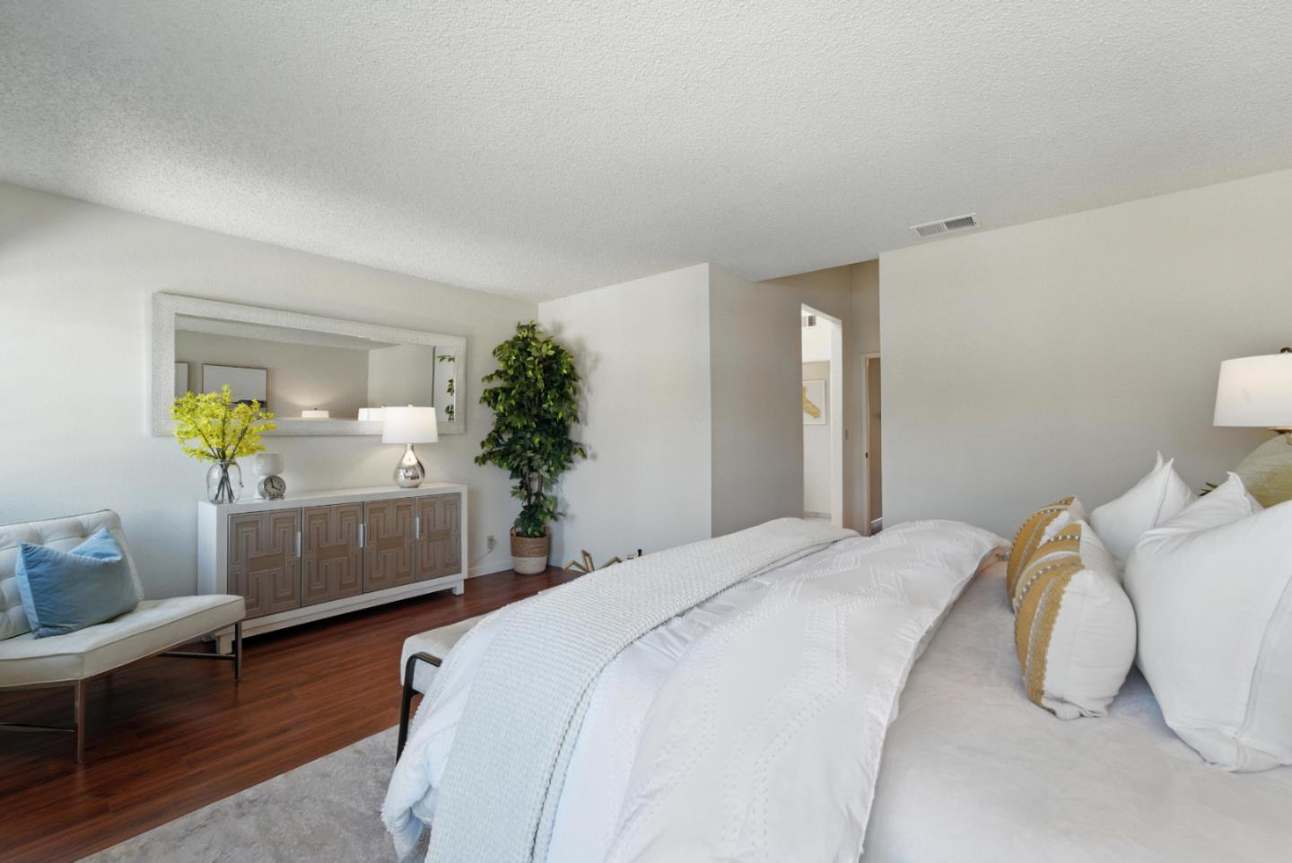 Detail Gallery Image 17 of 23 For 1573 Timber Creek Dr, San Jose,  CA 95131 - 3 Beds | 3 Baths