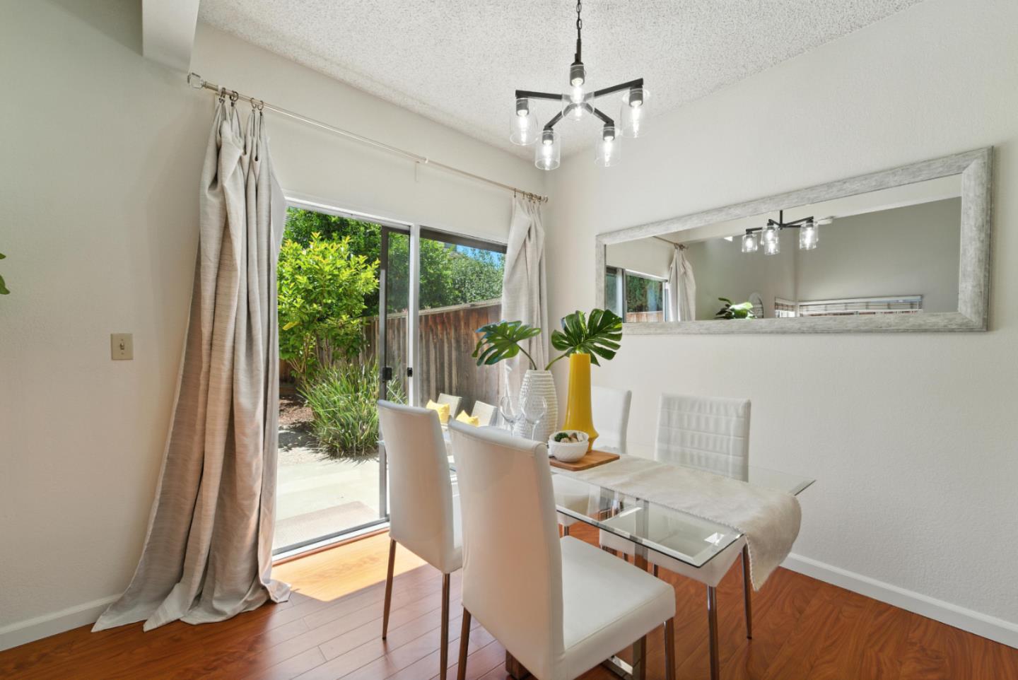 Detail Gallery Image 3 of 23 For 1573 Timber Creek Dr, San Jose,  CA 95131 - 3 Beds | 3 Baths