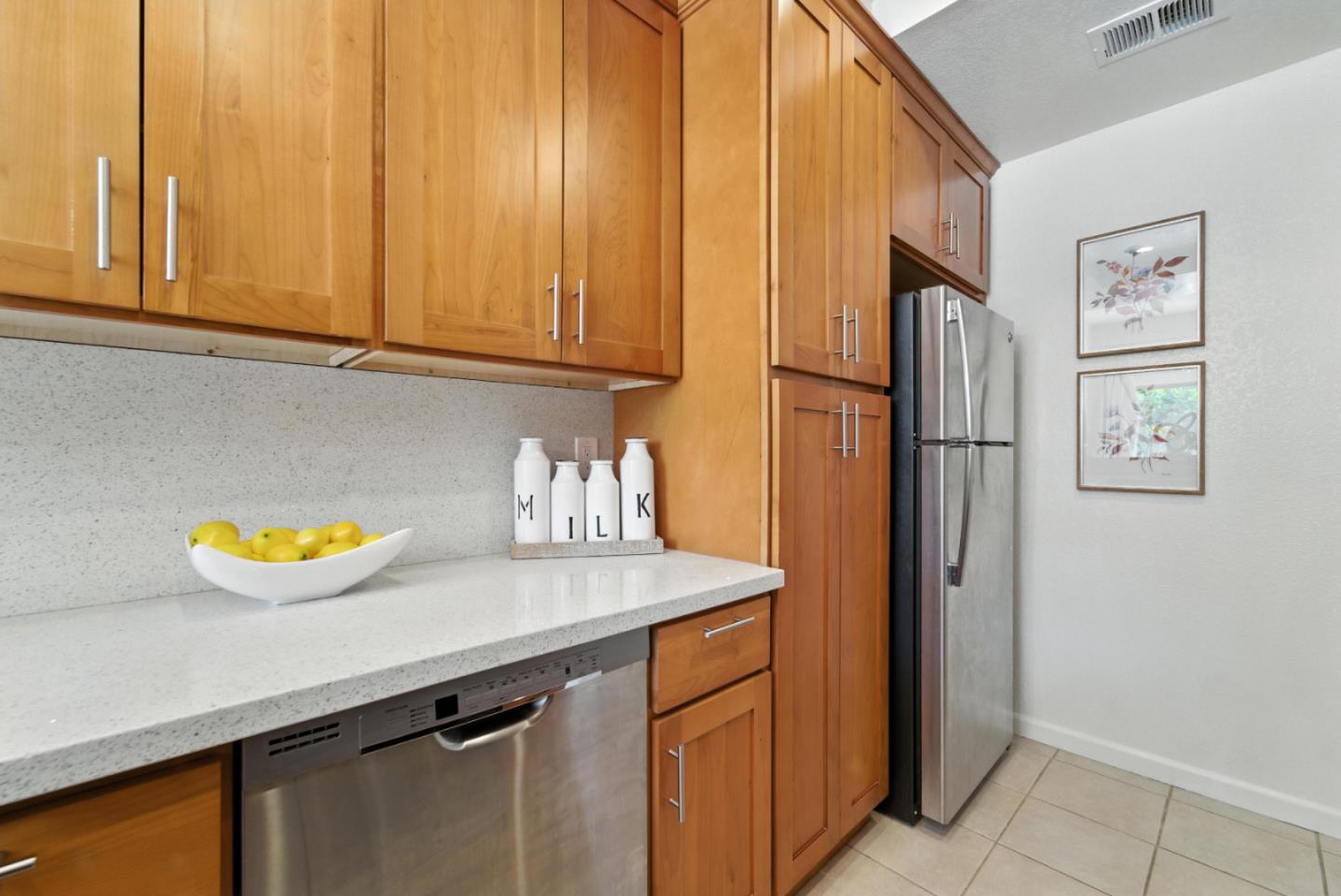 Detail Gallery Image 8 of 23 For 1573 Timber Creek Dr, San Jose,  CA 95131 - 3 Beds | 3 Baths
