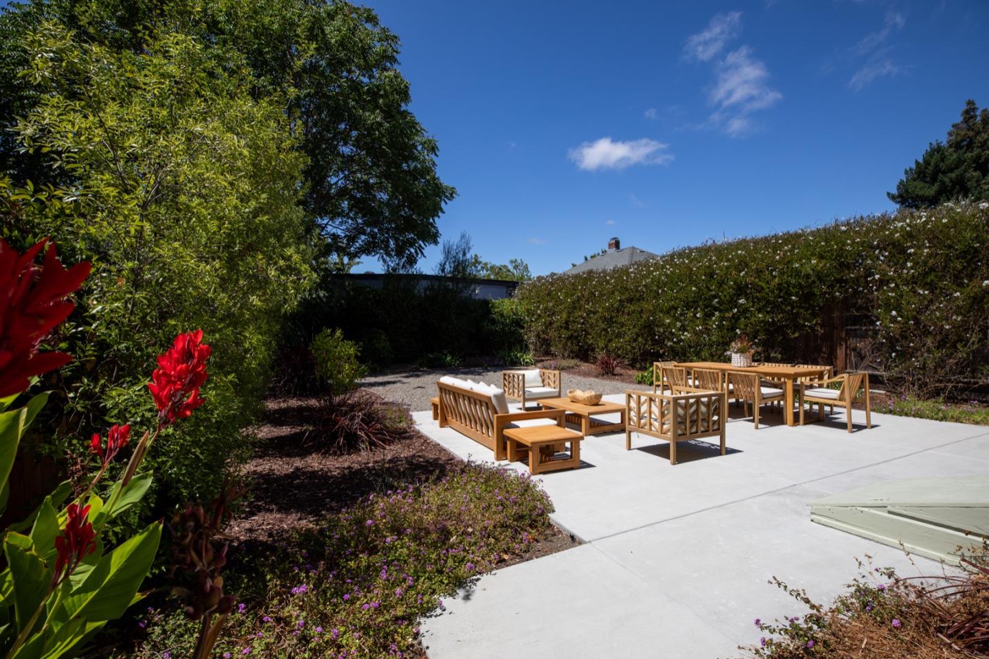 Detail Gallery Image 14 of 14 For 942 Ramona St, Palo Alto,  CA 94301 - 3 Beds | 3 Baths