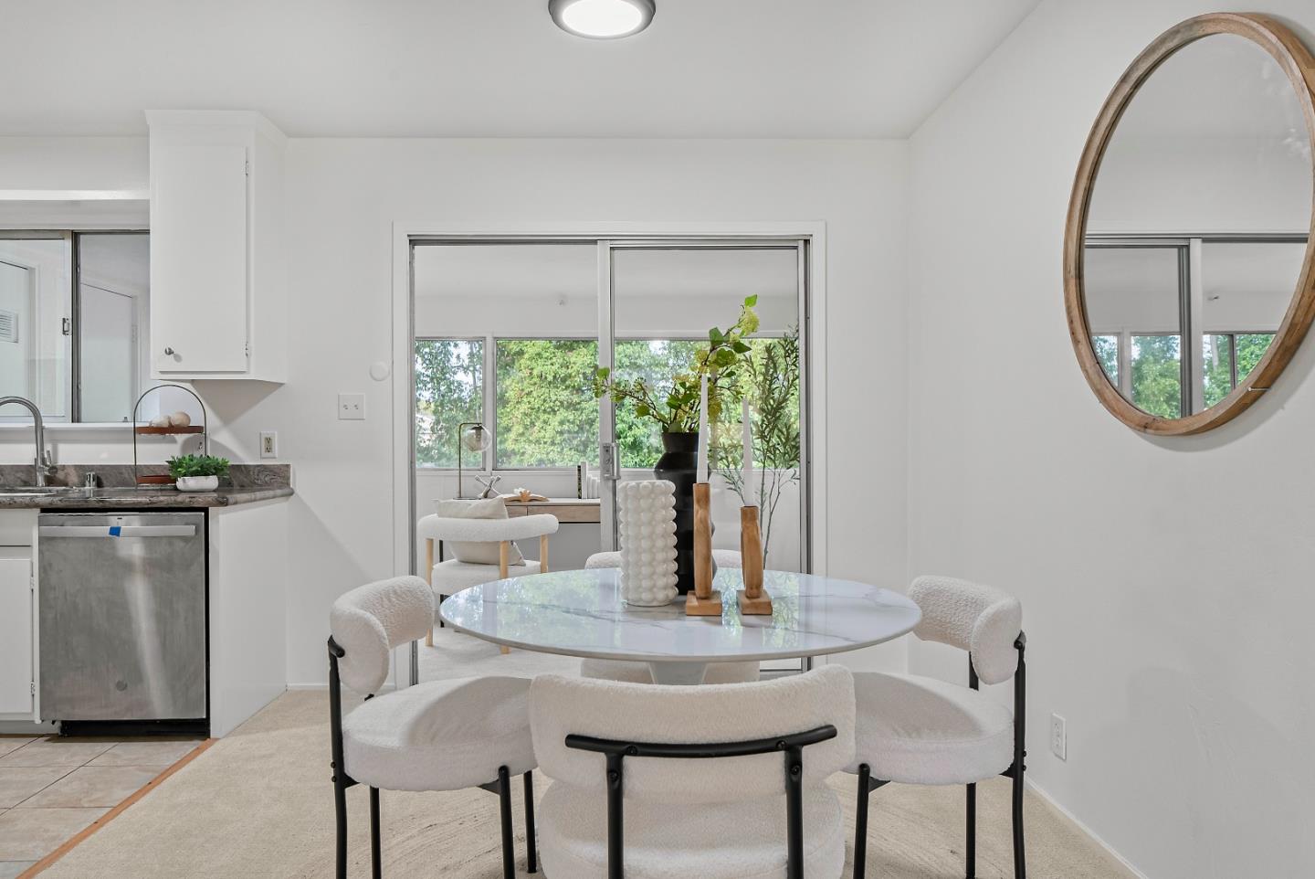 Detail Gallery Image 6 of 30 For 1369 Phelps Ave #9,  San Jose,  CA 95117 - 2 Beds | 1 Baths