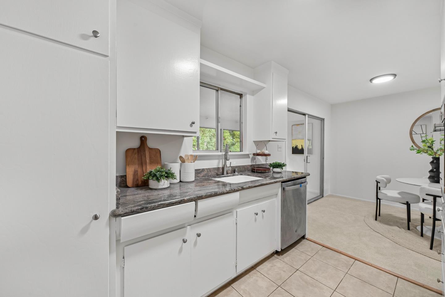 Detail Gallery Image 9 of 30 For 1369 Phelps Ave #9,  San Jose,  CA 95117 - 2 Beds | 1 Baths