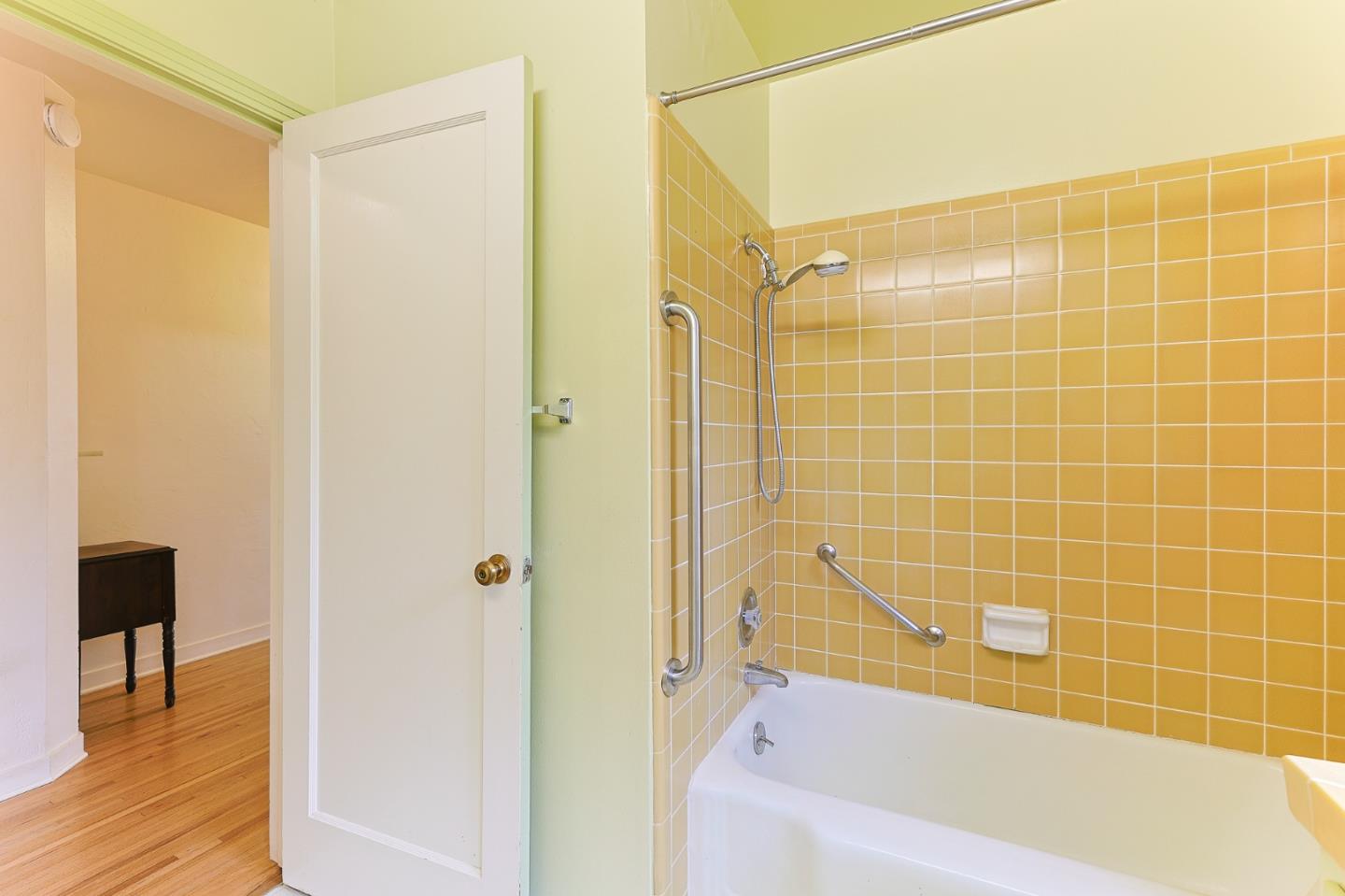 Detail Gallery Image 14 of 31 For 40 San Pedro St, Salinas,  CA 93901 - 2 Beds | 2 Baths