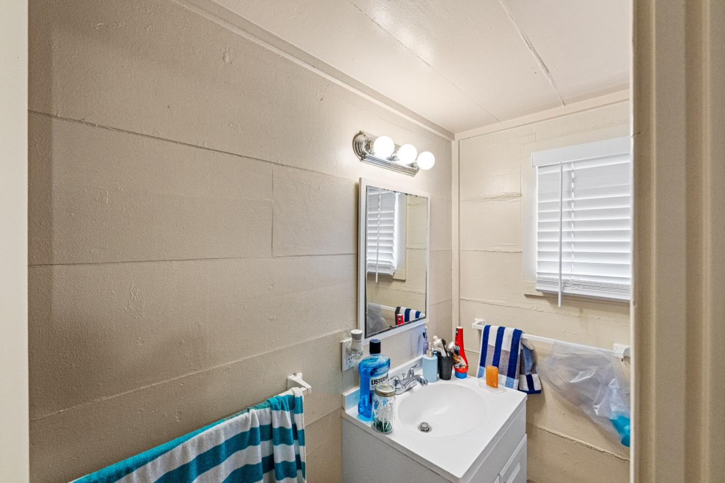 Detail Gallery Image 12 of 25 For 555 Trinity Ave, Seaside,  CA 93955 - – Beds | – Baths