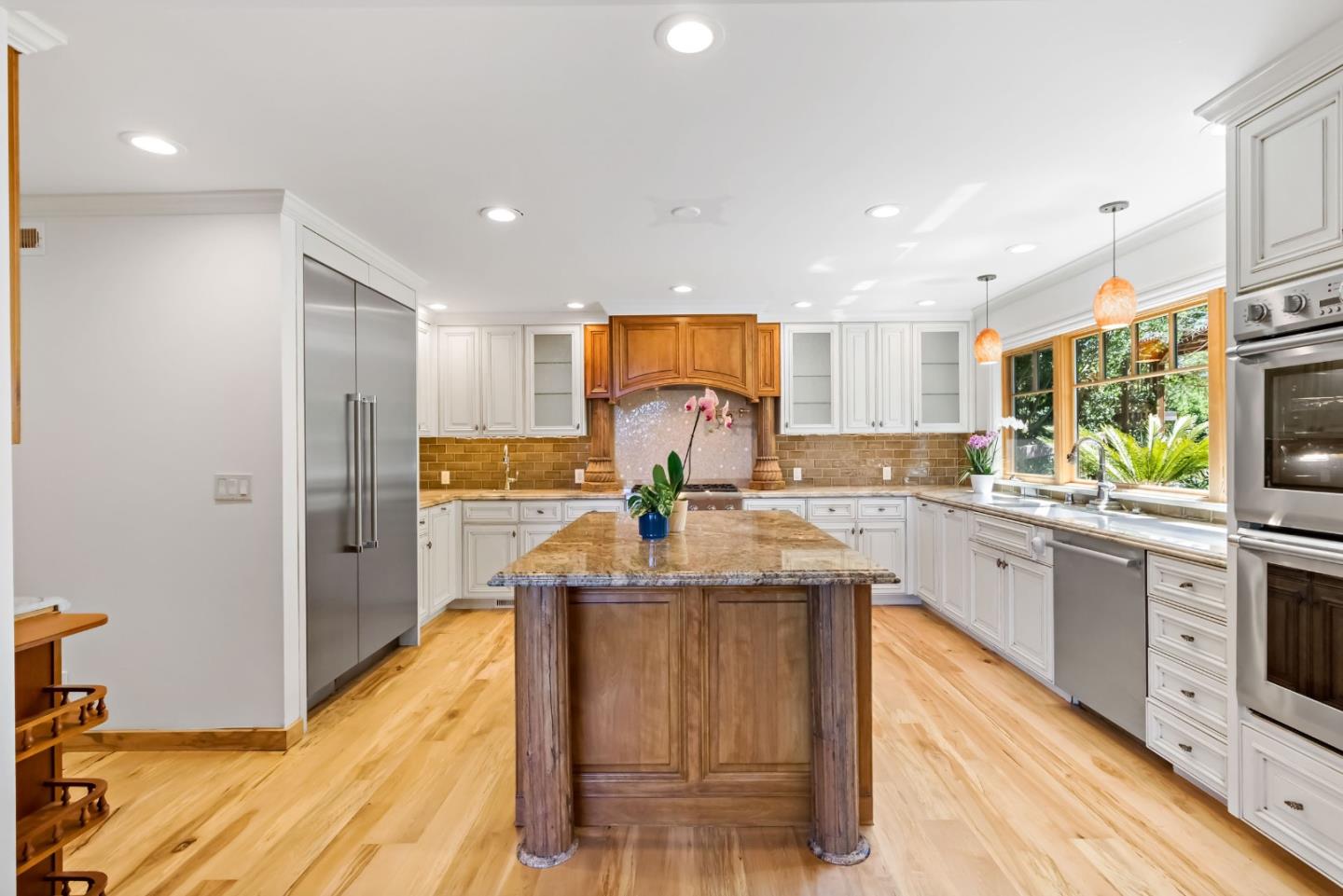 Detail Gallery Image 13 of 62 For 711 W California Way, Redwood City,  CA 94062 - 3 Beds | 3 Baths