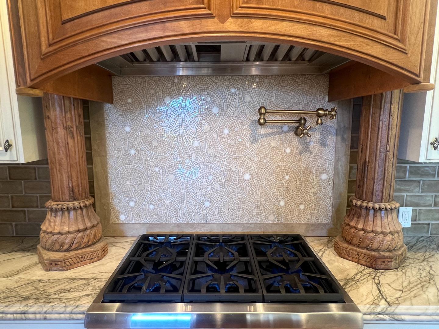 Detail Gallery Image 14 of 62 For 711 W California Way, Redwood City,  CA 94062 - 3 Beds | 3 Baths
