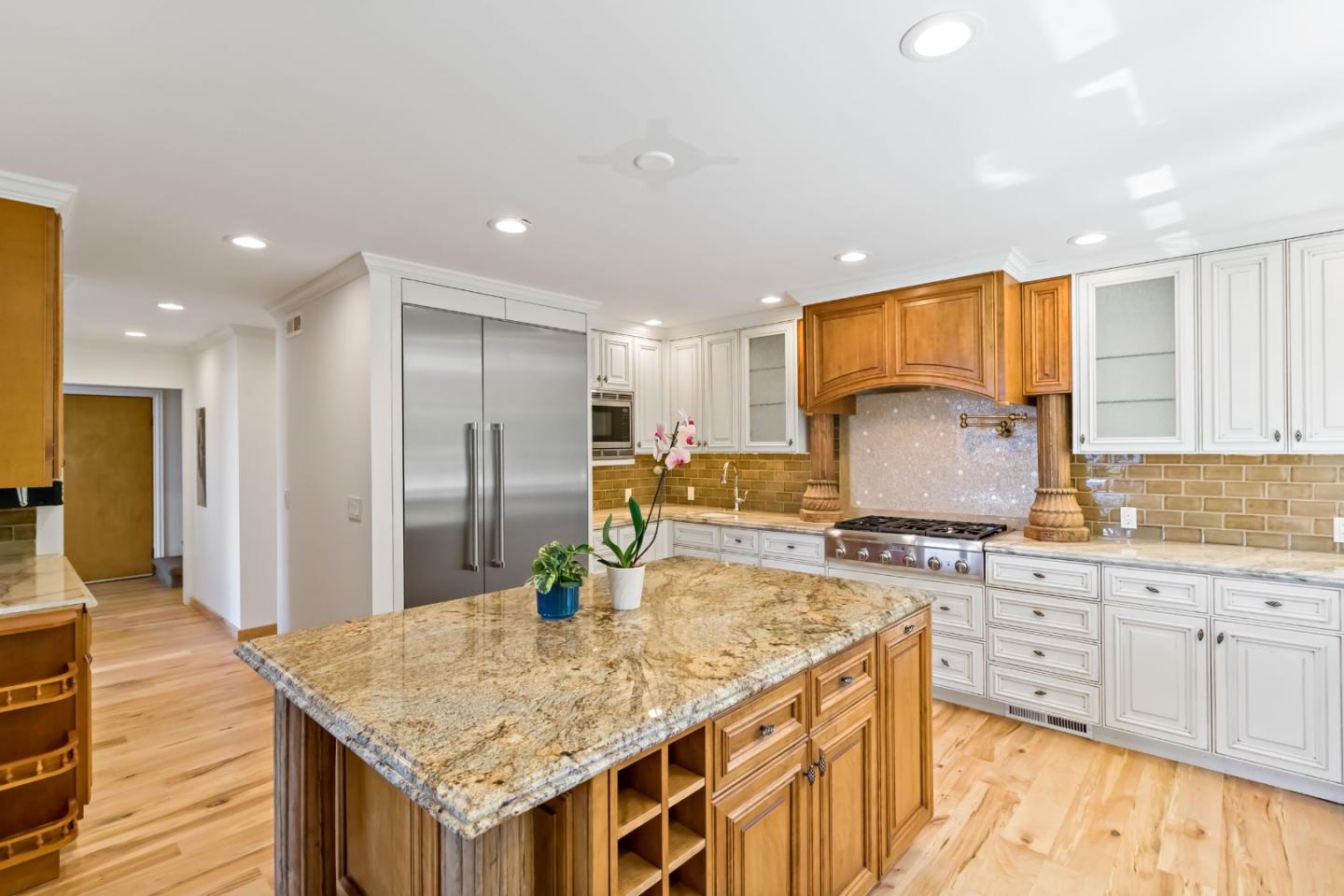 Detail Gallery Image 15 of 62 For 711 W California Way, Redwood City,  CA 94062 - 3 Beds | 3 Baths