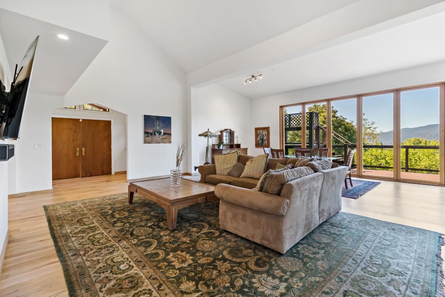 Detail Gallery Image 17 of 62 For 711 W California Way, Redwood City,  CA 94062 - 3 Beds | 3 Baths