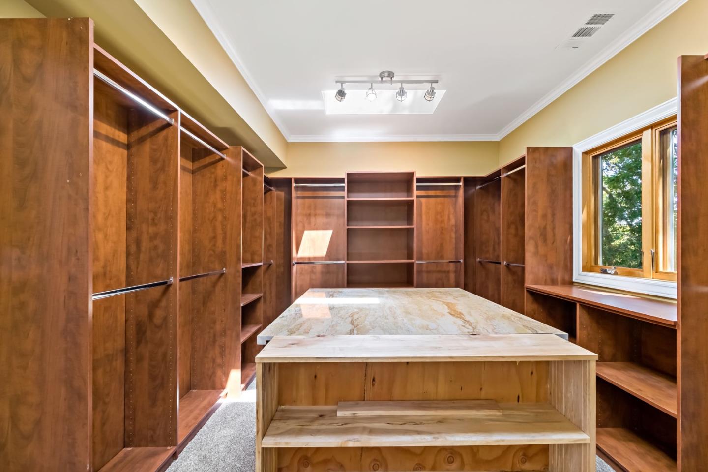 Detail Gallery Image 27 of 62 For 711 W California Way, Redwood City,  CA 94062 - 3 Beds | 3 Baths