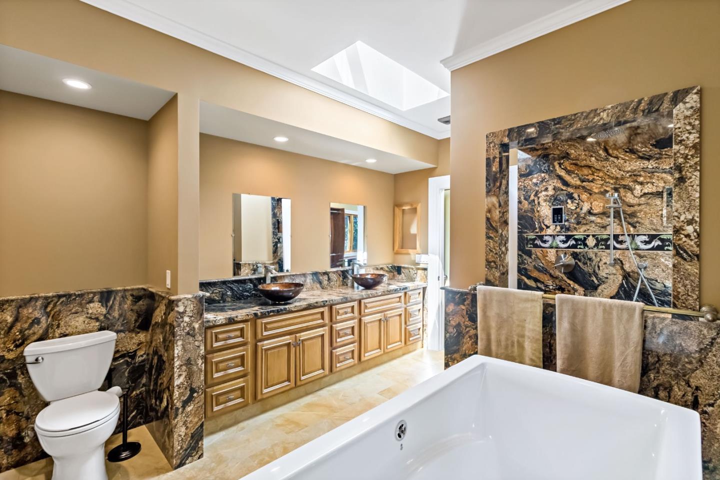 Detail Gallery Image 32 of 62 For 711 W California Way, Redwood City,  CA 94062 - 3 Beds | 3 Baths