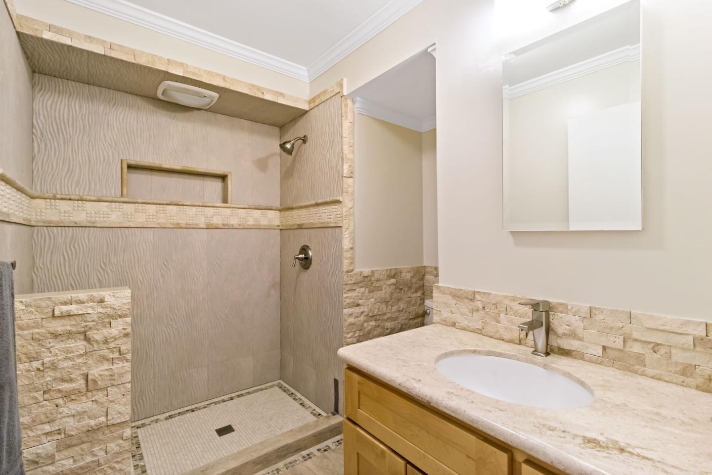 Detail Gallery Image 47 of 62 For 711 W California Way, Redwood City,  CA 94062 - 3 Beds | 3 Baths